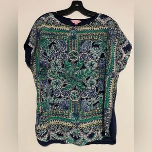 EUC Lilly Pulitzer Marion top Bright navy Escape Animals XS/S